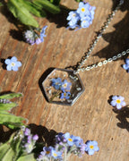 Collier Hexagonale bouquet Myosotis